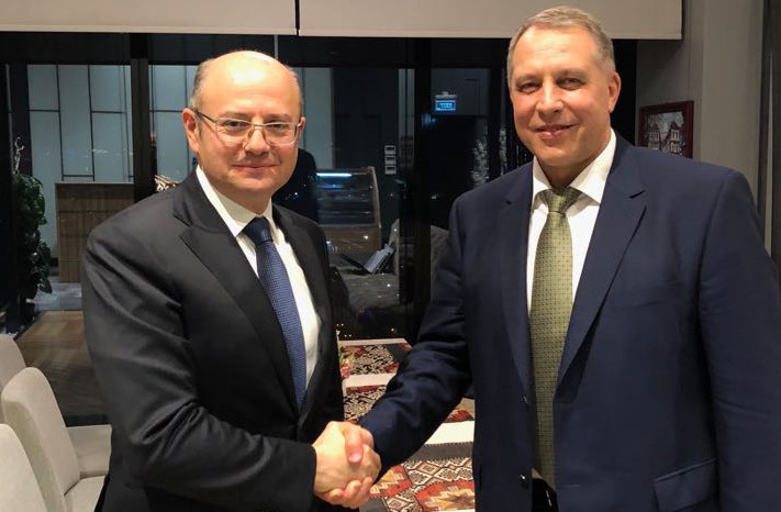 Secretary General Meets Azerbaijan's Energy Minister